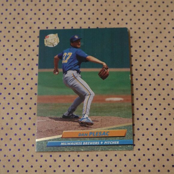 Dan Plesac #388 Baseball Card - Picture 1 of 2